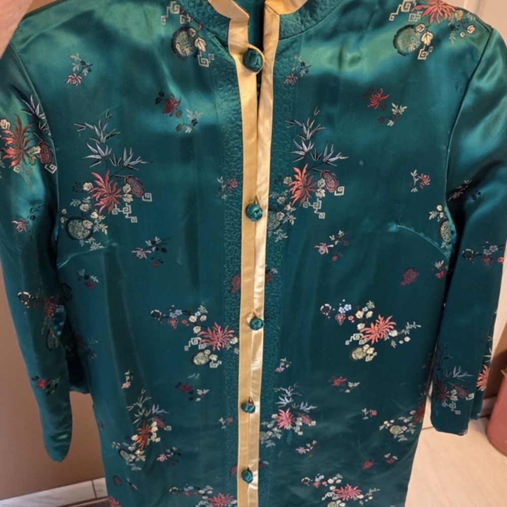 Vintage Emerald Green Pure Silk Chinese Embroidered Jacket.